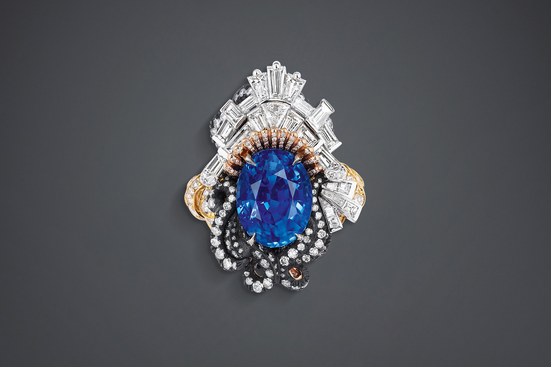 DIOR À VERSAILLES  "APPARTEMENTS DE MESDAMES ALCÔVE" RING