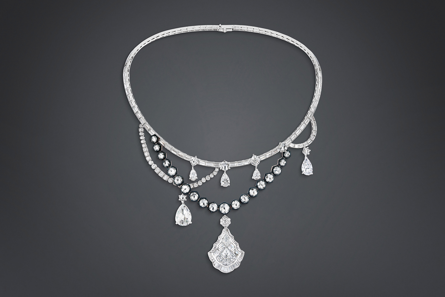 DIOR À VERSAILLES "GALERIE DES GLACES" NECKLACE