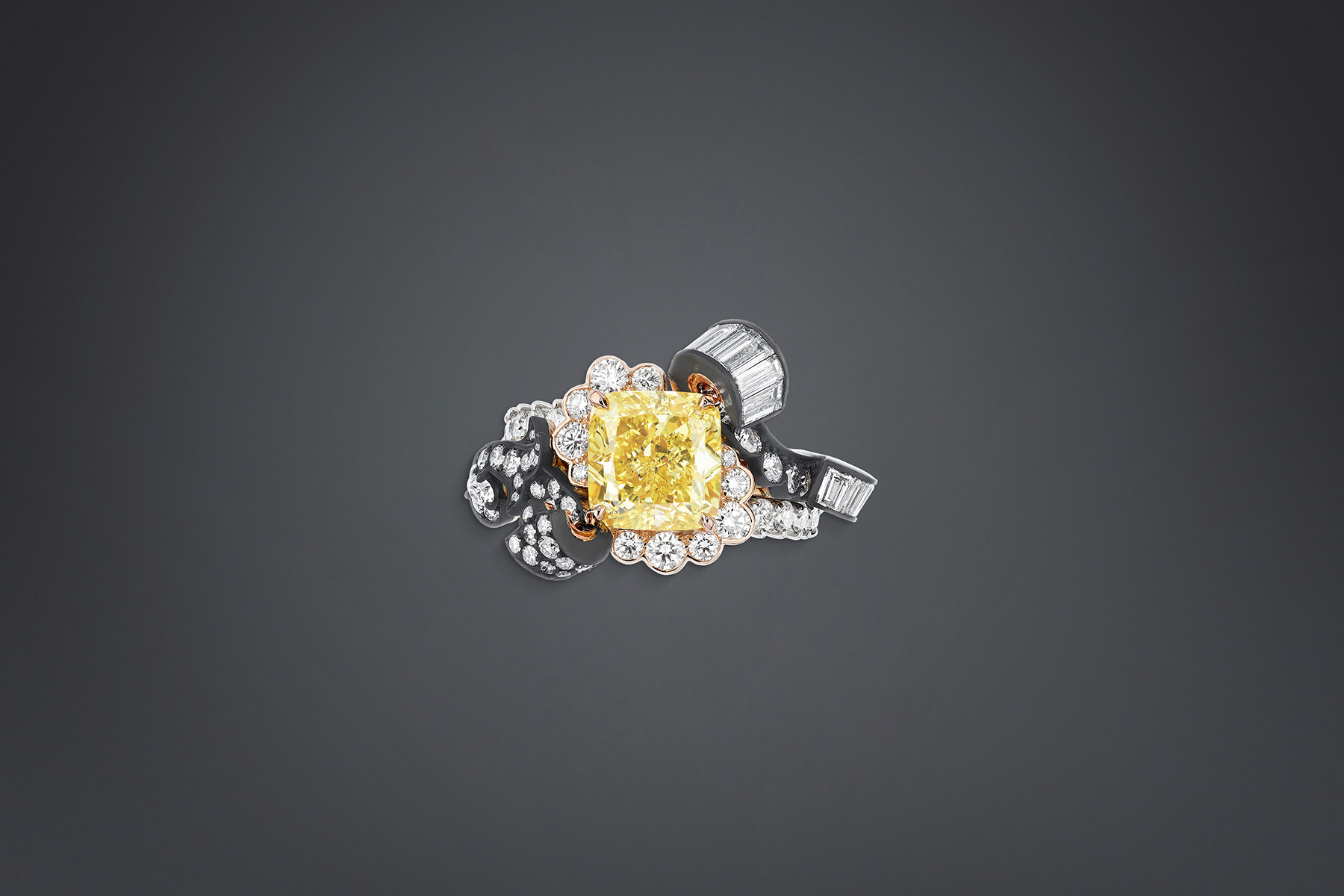 DIOR À VERSAILLES "BOISERIE DIAMANT JAUNE" RING