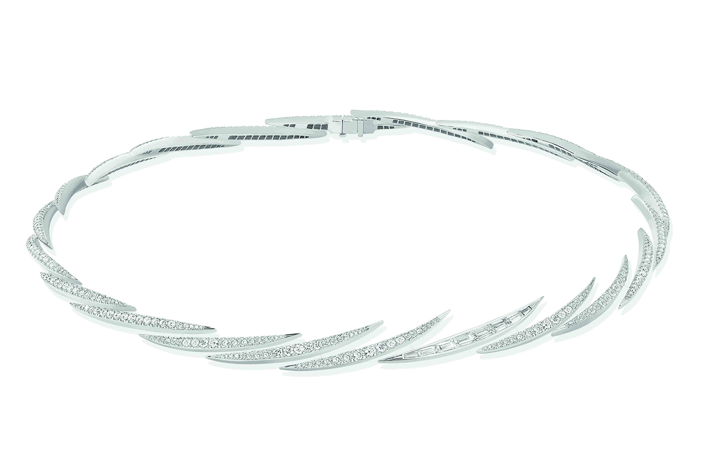 A smaller diamond choker is suited to both daytime and evening wear