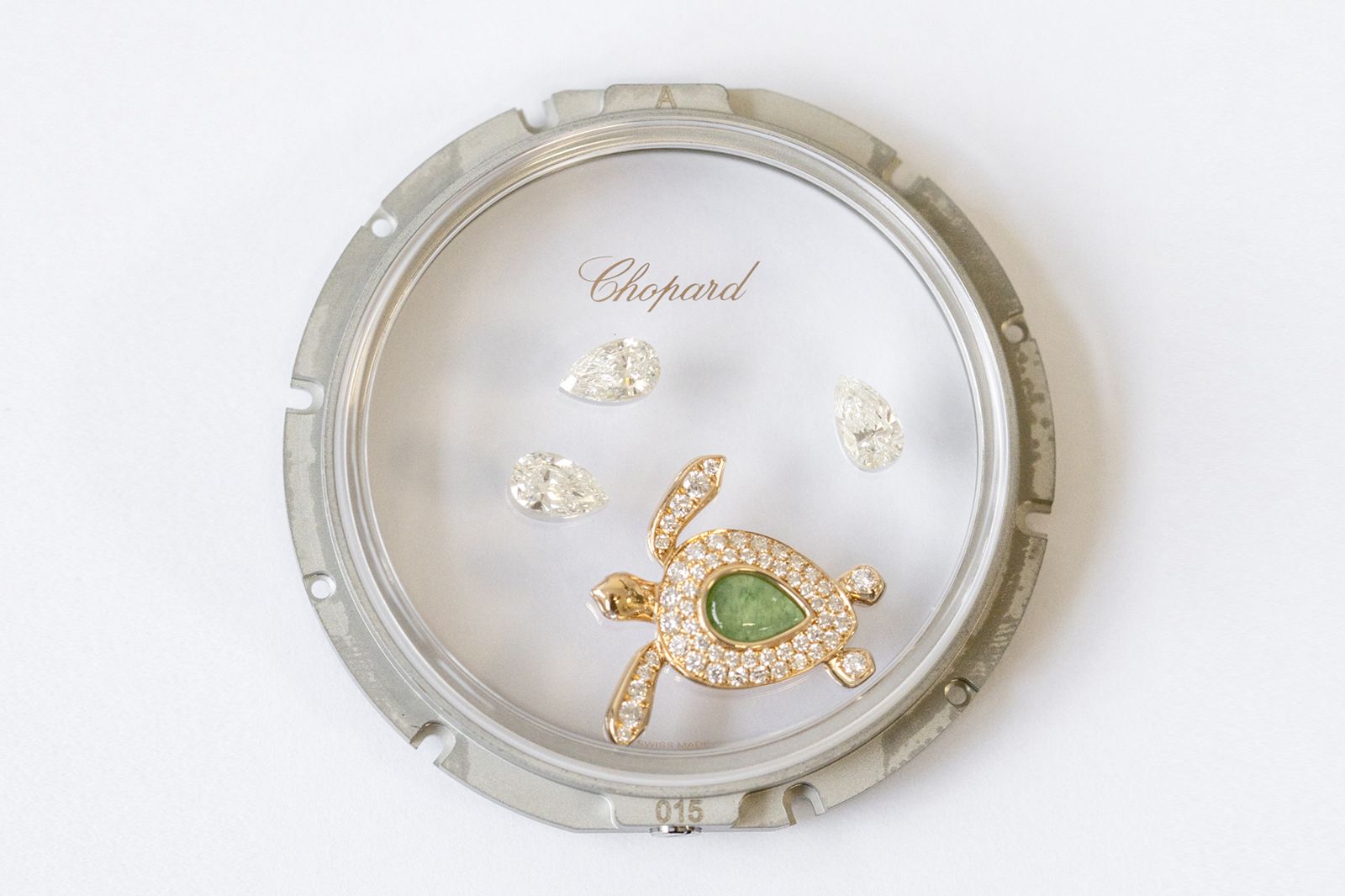 The "dancing" deal of the Chopard Happy Sport Metiers d'Art Sea Turtle watch