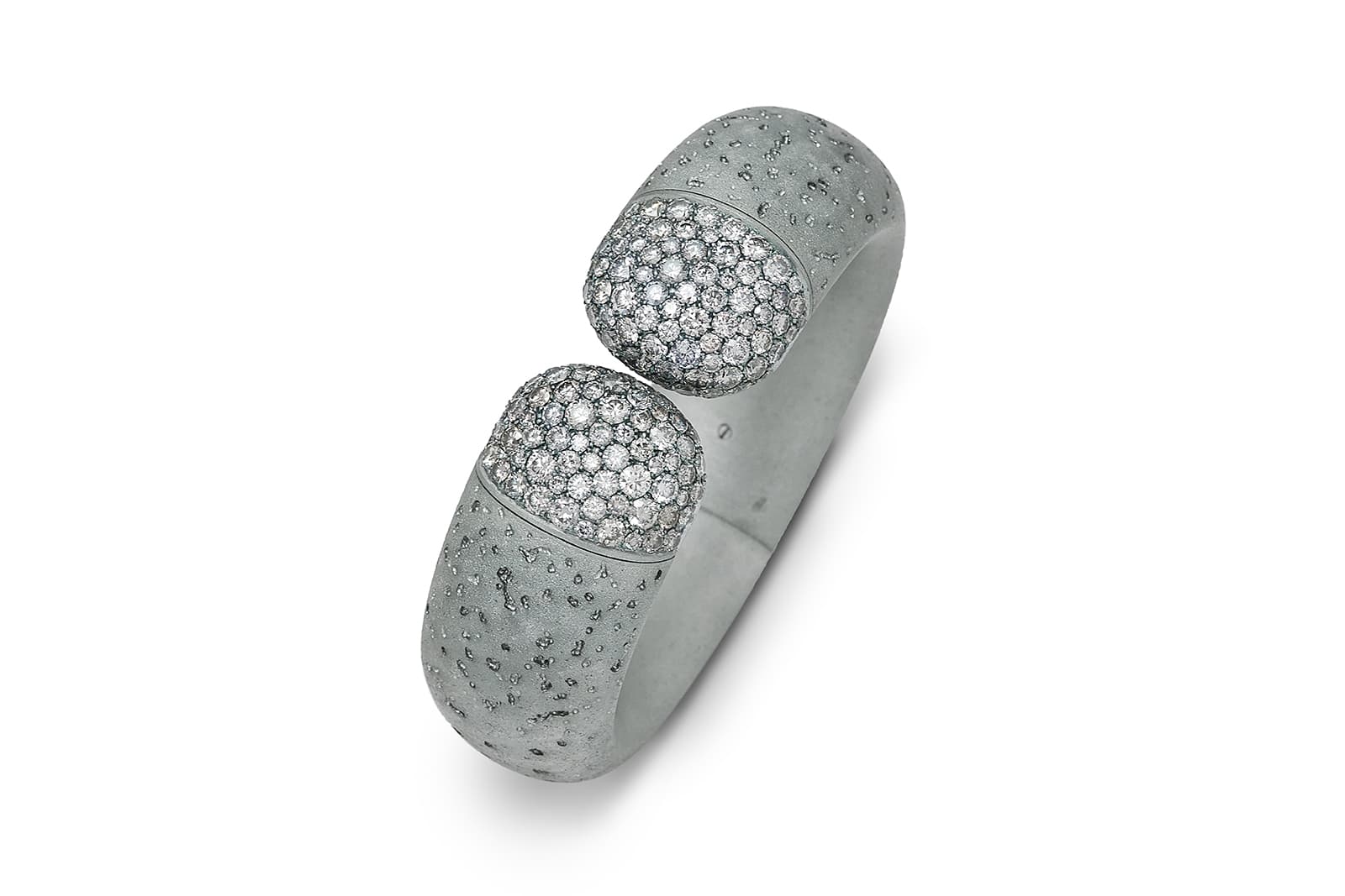 Hemmerle Harmony bangle in diamonds, aluminium and white gold