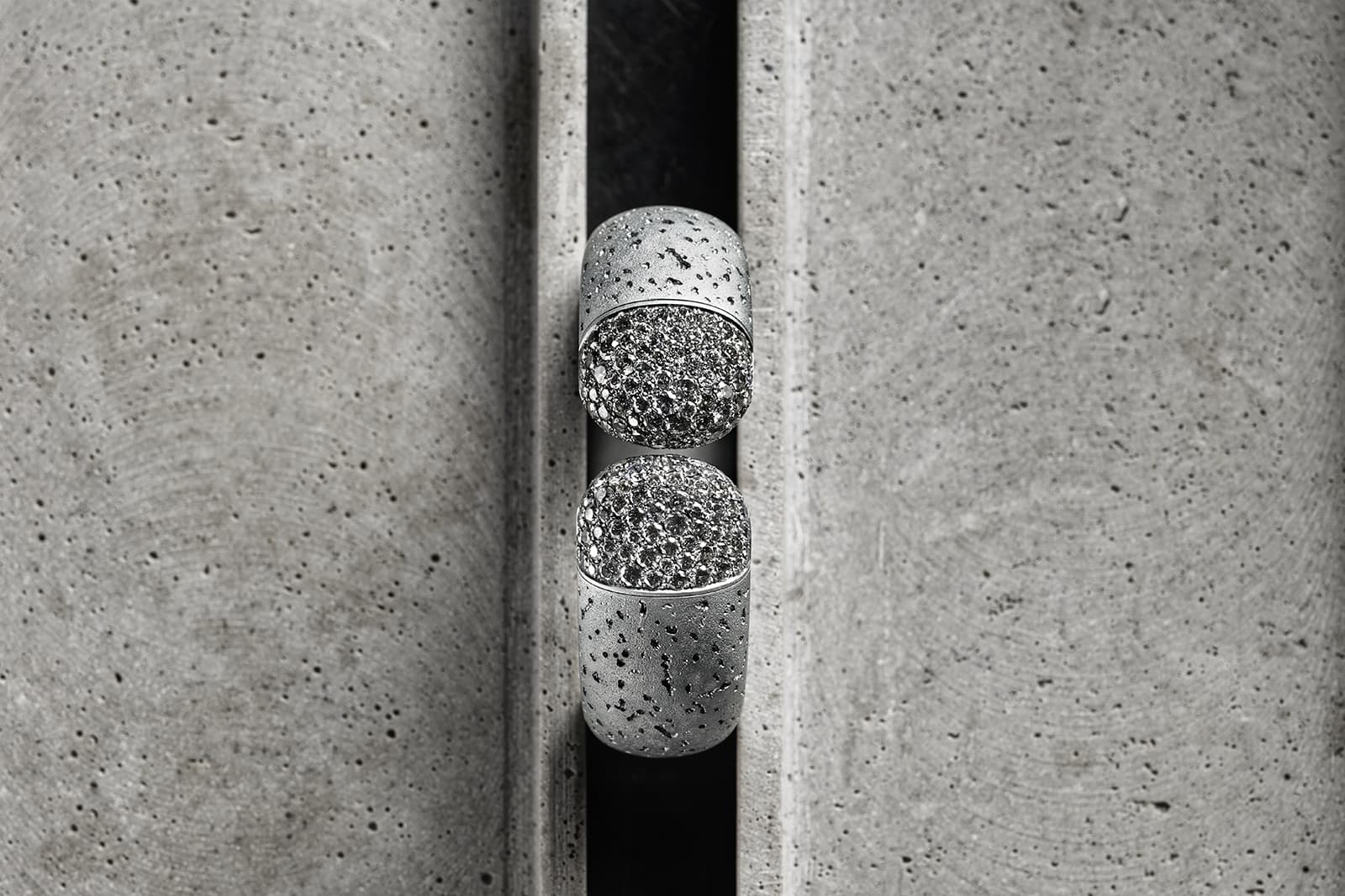 Hemmerle Harmony bangle in diamonds, aluminium and white gold