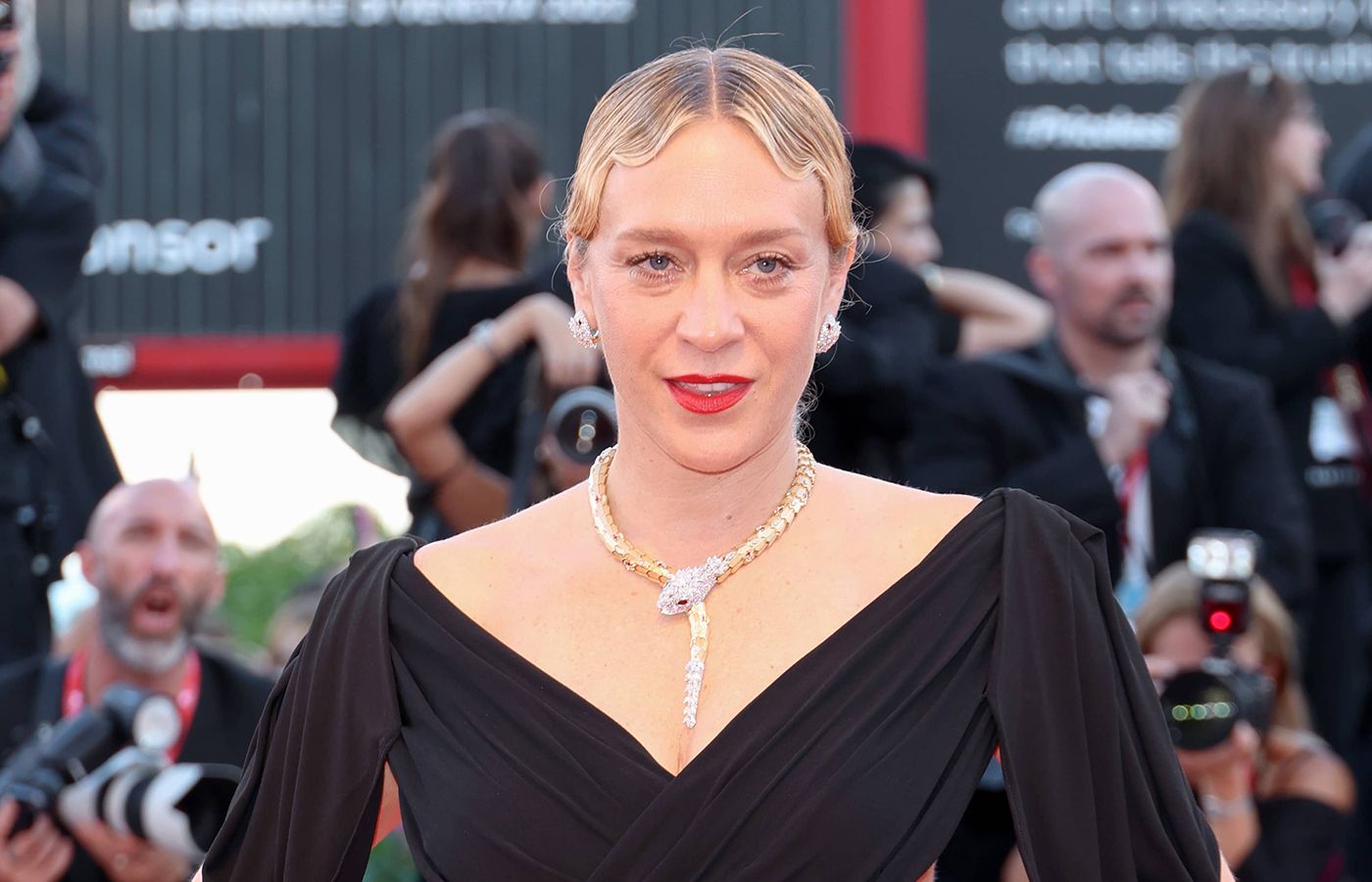  Actress Chloë Sevigny wears a Bulgari Serpenti necklace at the 2022 Venice International Film Festival 