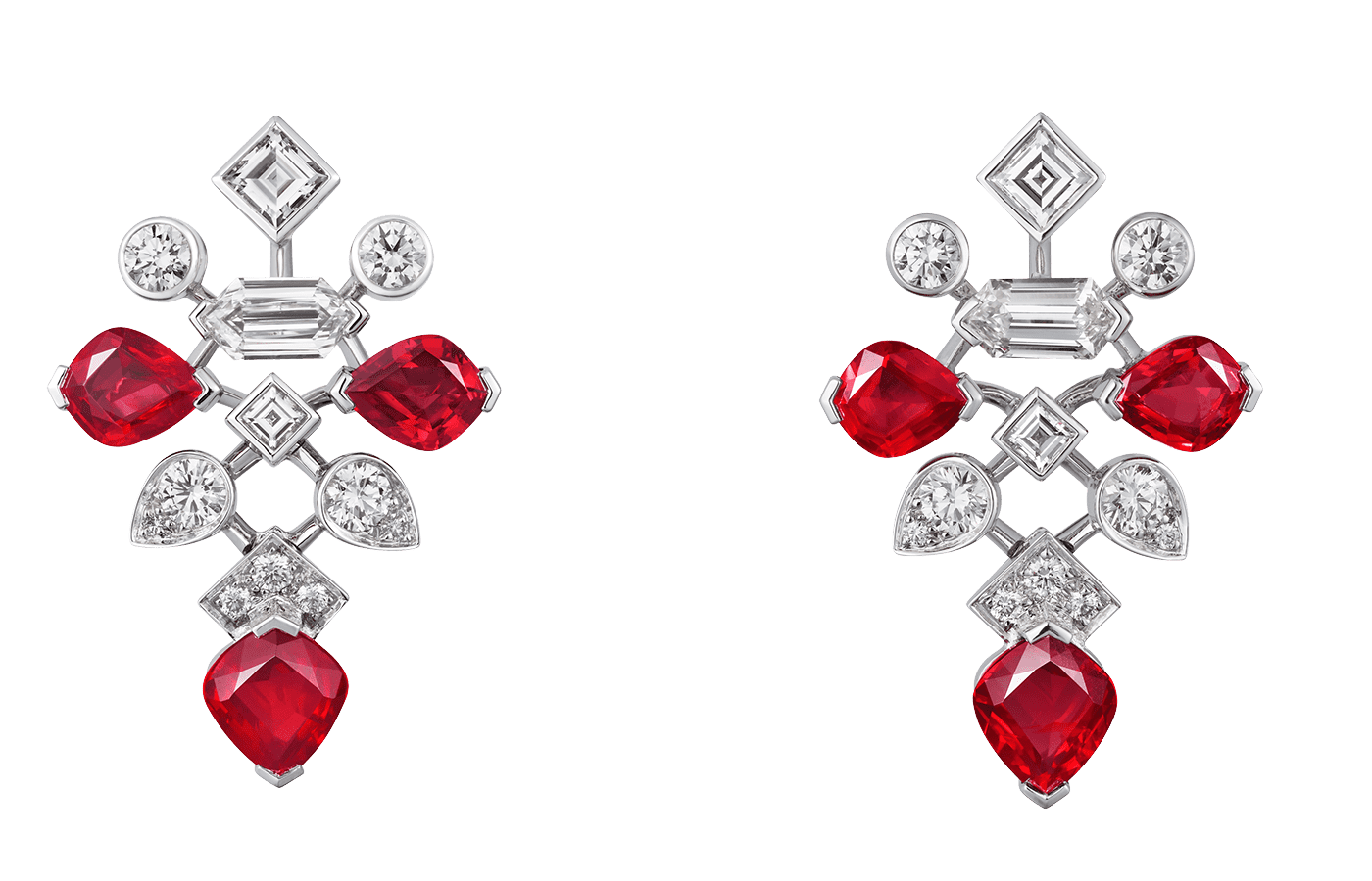 Cartier Beautés du Monde High Jewellery earrings worn by actress Maude Apatow at the 2022 Venice International Film Festival 