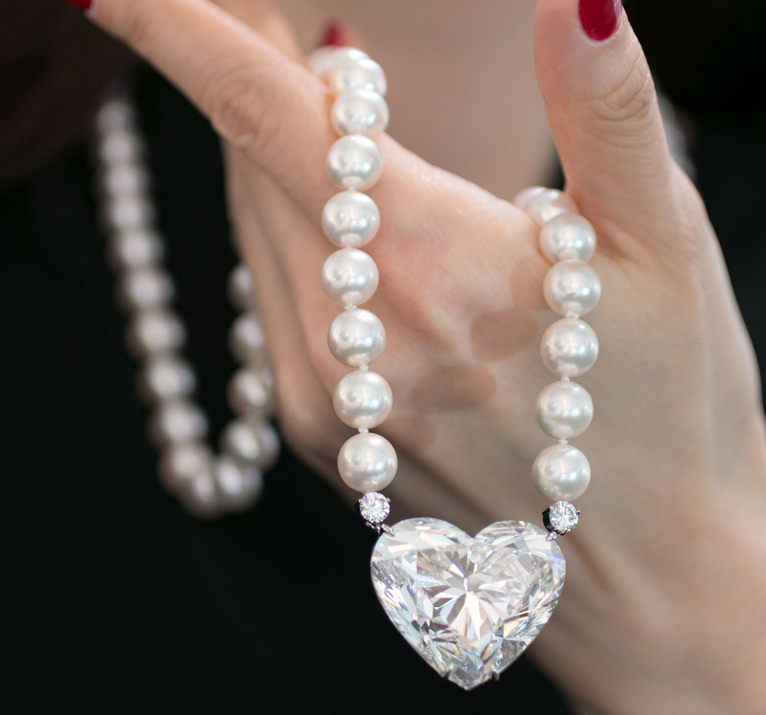 Largest ever "heart-cut" diamond La Legende put up for sale at Christie’s